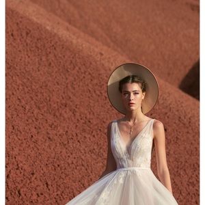 Watters / Willowby -  Lainie ( BHLDN Ricarda)